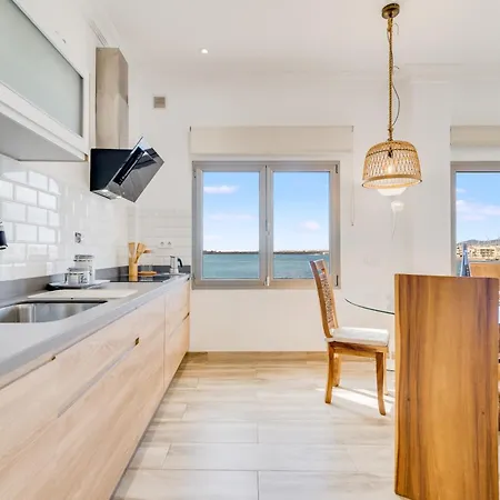 Lägenhet Home2book Coastal Retreat With Sea Views,